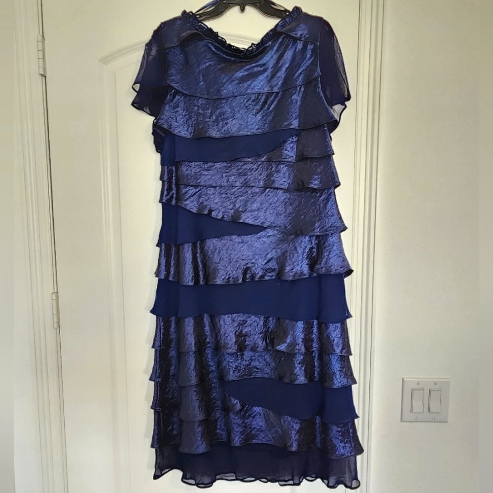 S‎ L fashions Ruffled Dress - Picture 4 of 6